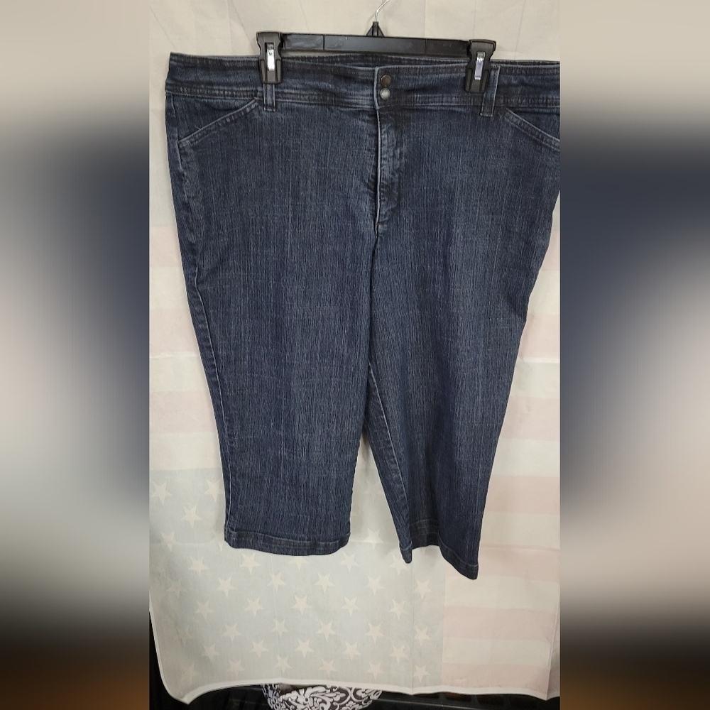 Liz Claiborne Slim Power Crop Fit 20W Deep Blue Denim Capri
